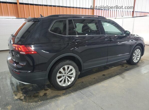 3VV0B7AX0JM157381 2018 VOLKSWAGEN TIGUAN Black 