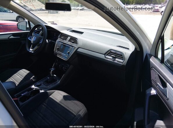 3VV0B7AX1NM153118 2022 VOLKSWAGEN TIGUAN Белый Вид салона спереди