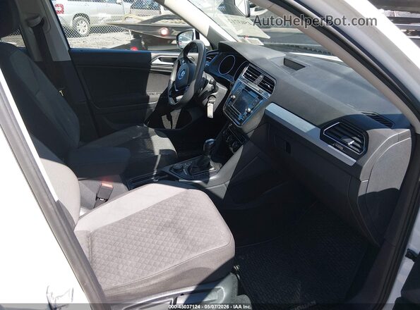 3VV0B7AX6JM078538 2018 VOLKSWAGEN TIGUAN White Սալոնի դիմացի տեսք