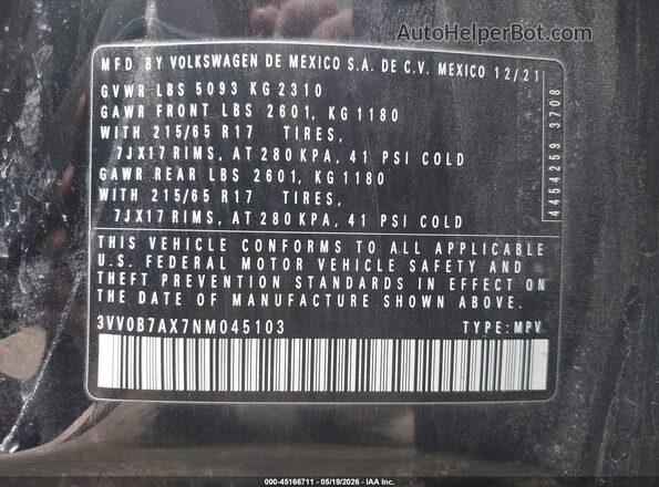3VV0B7AX7NM045103 2022 VOLKSWAGEN TIGUAN Black ძრავის განყოფილების ხედი