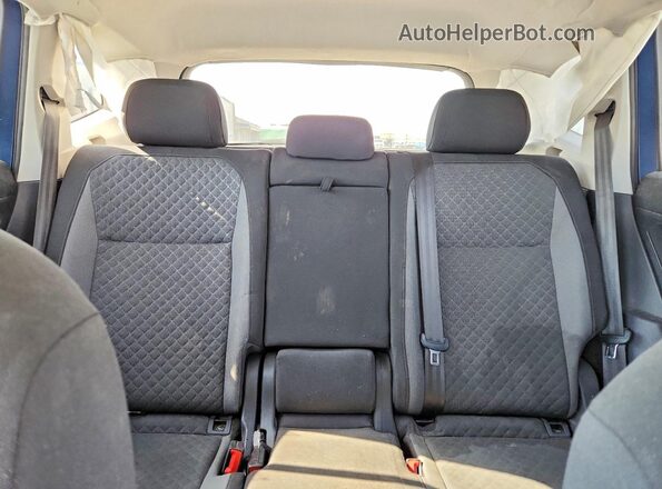 3VV0B7AX8JM018454 2018 VOLKSWAGEN TIGUAN Blue Vista de los asientos traseros
