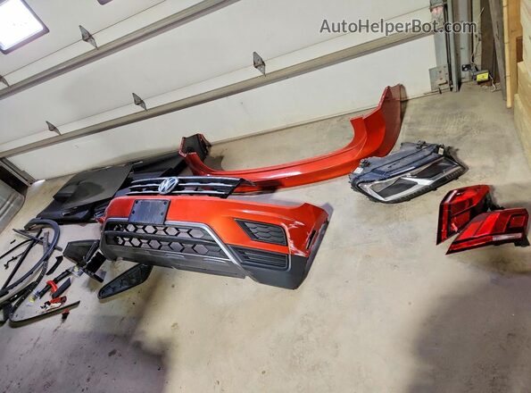 3VV0B7AX8JM079318 2018 VOLKSWAGEN TIGUAN Orange Vista de la etiqueta del VIN