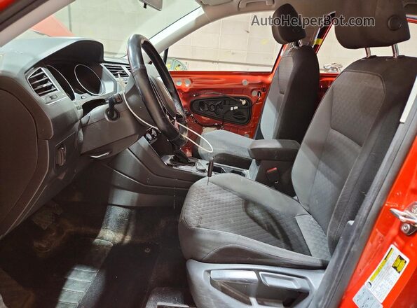 3VV0B7AX8JM079318 2018 VOLKSWAGEN TIGUAN Orange Vista interior delantera