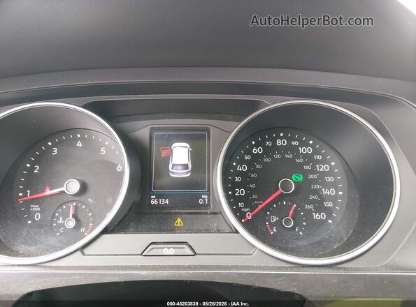 3VV0B7AX9JM089887 2018 VOLKSWAGEN TIGUAN White Հետևի նստատեղերի տեսք