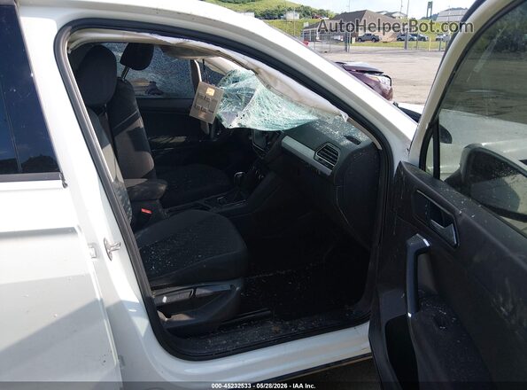 3VV1B7AX0JM075042 2018 VOLKSWAGEN TIGUAN White Vista interior delantera