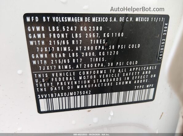 3VV1B7AX0JM075042 2018 VOLKSWAGEN TIGUAN White Vista del compartimento del motor