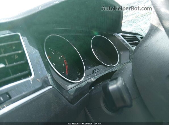 3VV1B7AX0JM075042 2018 VOLKSWAGEN TIGUAN White Vista de los asientos traseros