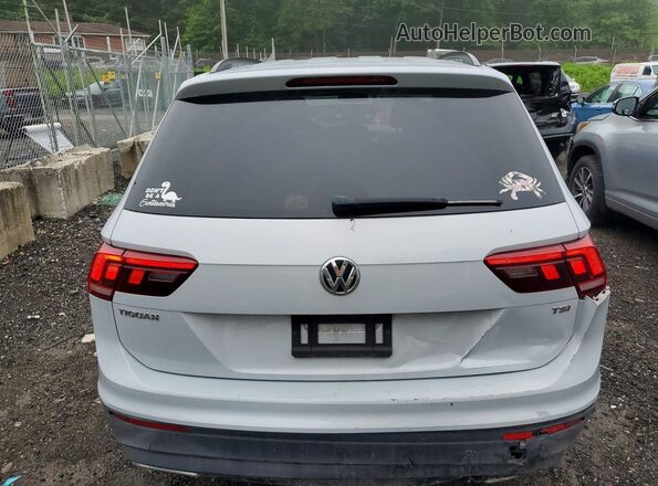 3VV1B7AX1JM015268 2018 VOLKSWAGEN TIGUAN Silver 