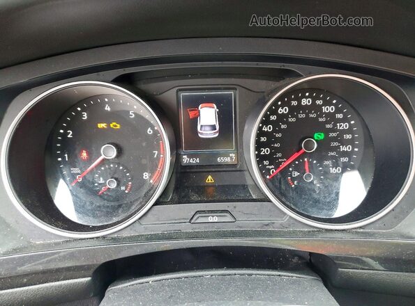 3VV1B7AX1JM015268 2018 VOLKSWAGEN TIGUAN Silver 