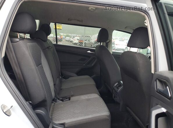 3VV1B7AX1JM015268 2018 VOLKSWAGEN TIGUAN Silver 