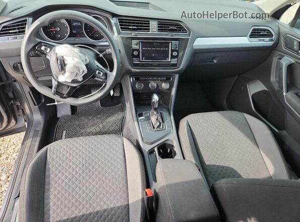 3VV1B7AX2JM030314 2018 VOLKSWAGEN TIGUAN Gray 