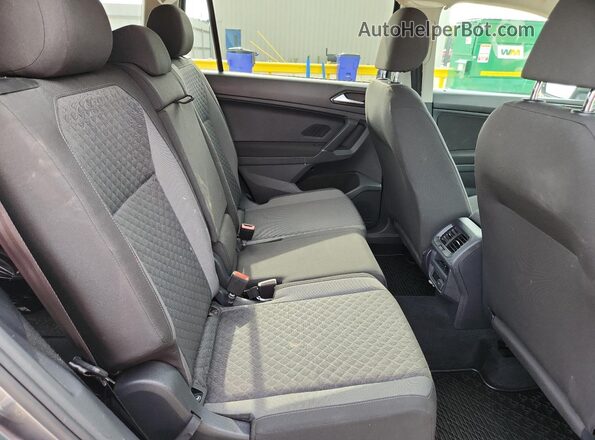 3VV1B7AX2JM030314 2018 VOLKSWAGEN TIGUAN Gray 