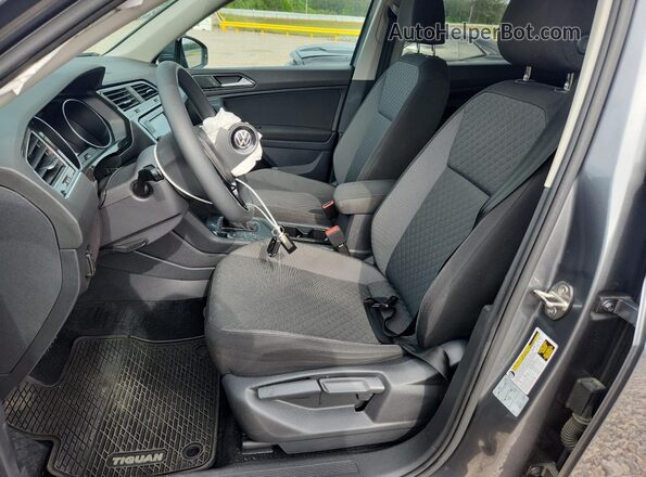 3VV1B7AX2JM030314 2018 VOLKSWAGEN TIGUAN Gray 