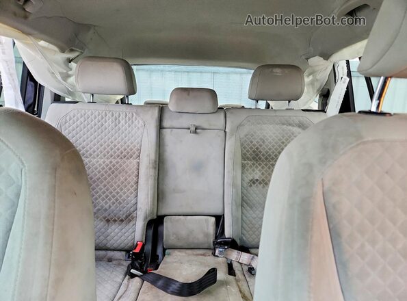 3VV1B7AX2LM076969 2020 VOLKSWAGEN TIGUAN Черный Вид задних сидений