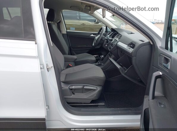 3VV1B7AX4KM061470 2019 VOLKSWAGEN TIGUAN Gray Front interior view