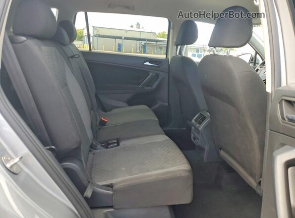 3VV1B7AX5LM069661 2020 VOLKSWAGEN TIGUAN Silver Widok wnętrza z tyłu