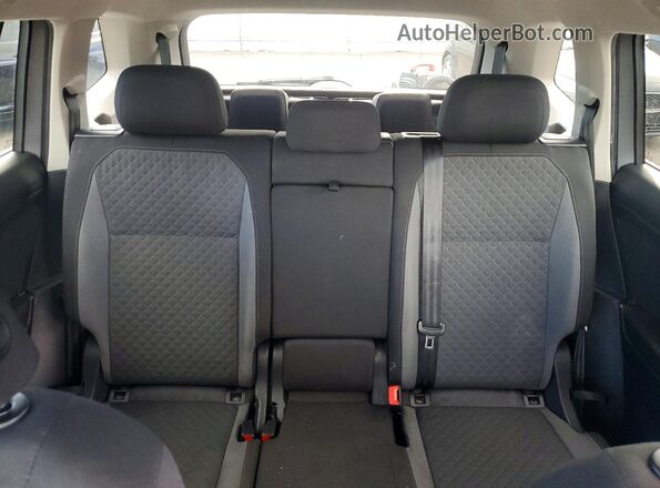 3VV1B7AX5LM069661 2020 VOLKSWAGEN TIGUAN Silver Widok tylnych siedzeń