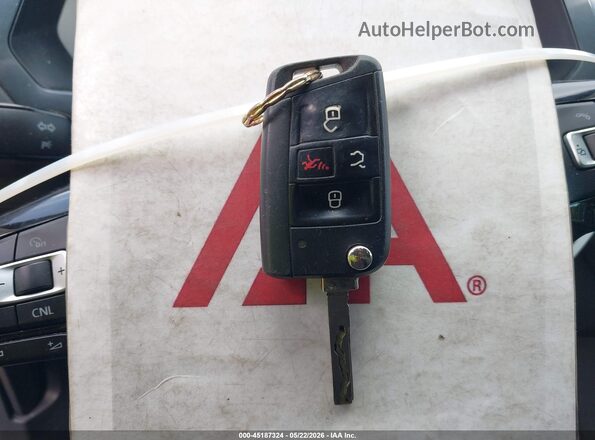 3VV1B7AX6JM028954 2018 VOLKSWAGEN TIGUAN Blue წინა პანელის ხედი