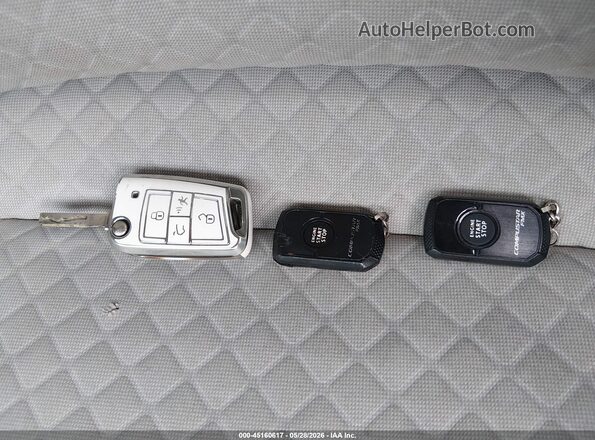 3VV1B7AX8JM022461 2018 VOLKSWAGEN TIGUAN Темно-бордовый Вид панели приборов