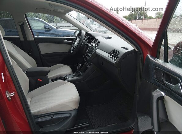 3VV1B7AX8JM022461 2018 VOLKSWAGEN TIGUAN Темно-бордовый Вид салона спереди