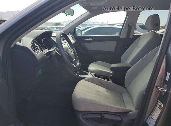3VV1B7AX8LM036508 2020 VOLKSWAGEN TIGUAN Gray წინა სალონის ხედი