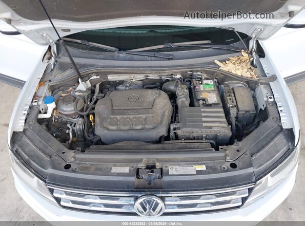 3VV1B7AX9JM082071 2018 VOLKSWAGEN TIGUAN White Rear view