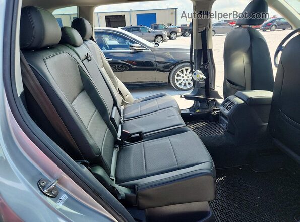 3VV2B7AX0LM005449 2020 VOLKSWAGEN TIGUAN Silver Սալոնի հետևի տեսք