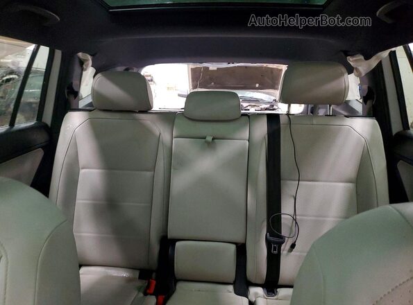 3VV2B7AX0LM135666 2020 VOLKSWAGEN TIGUAN White Вид задніх сидінь