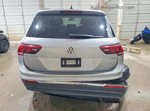 3VV2B7AX1LM043207 2020 VOLKSWAGEN TIGUAN Silver Вид ззаду