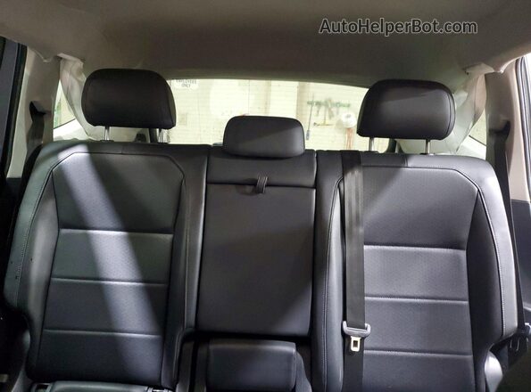 3VV2B7AX1LM043207 2020 VOLKSWAGEN TIGUAN Silver Вид задніх сидінь