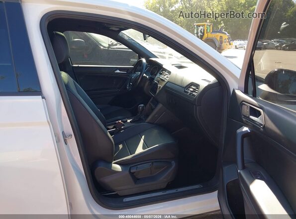 3VV2B7AX1LM162326 2020 VOLKSWAGEN TIGUAN White Widok wnętrza z przodu