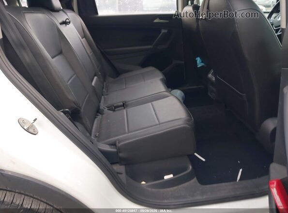 3VV2B7AX2JM053306 2018 VOLKSWAGEN TIGUAN White VIN sticker view