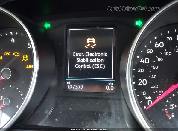 3VV2B7AX2JM161957 2018 VOLKSWAGEN TIGUAN Green 