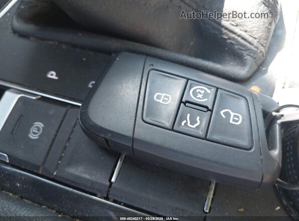 3VV2B7AX2LM015612 2020 VOLKSWAGEN TIGUAN Красный Вид панели приборов