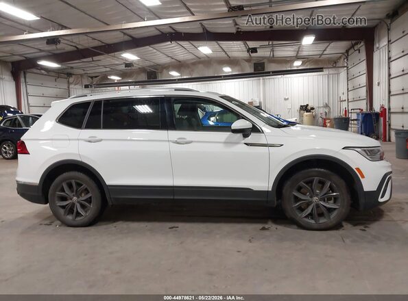 3VV2B7AX2RM032158 2024 VOLKSWAGEN TIGUAN White უკანა სალონის ხედი