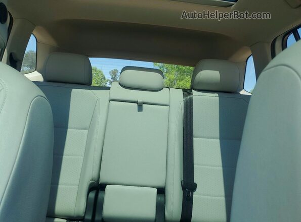 3VV2B7AX3JM004292 2018 VOLKSWAGEN TIGUAN White 