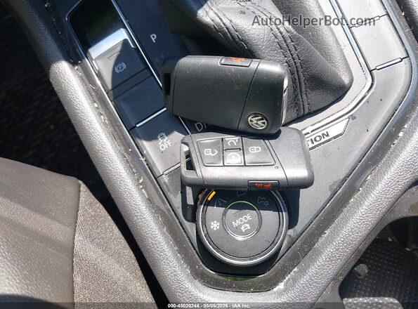 3VV2B7AX3JM145878 2018 VOLKSWAGEN TIGUAN White Widok deski rozdzielczej