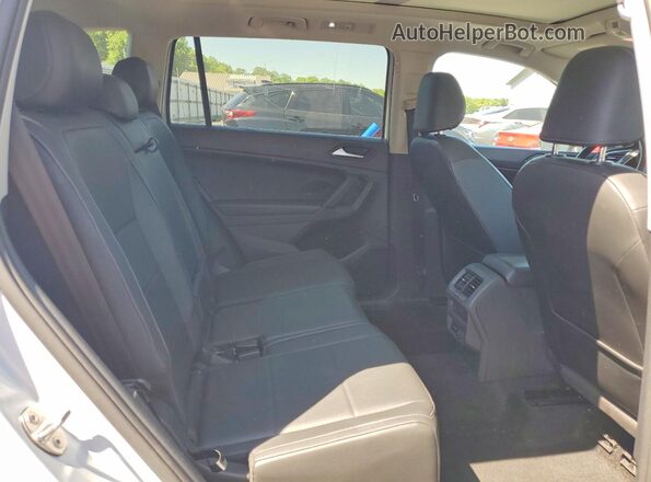 3VV2B7AX3KM048438 2019 VOLKSWAGEN TIGUAN Белый Вид задней части салона