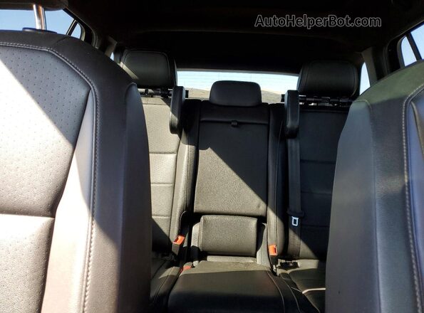 3VV2B7AX3LM160514 2020 VOLKSWAGEN TIGUAN Black Rear seats view