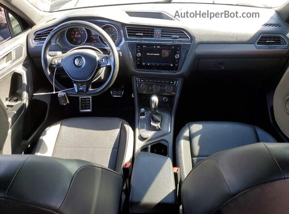 3VV2B7AX3LM160514 2020 VOLKSWAGEN TIGUAN Black Dashboard view