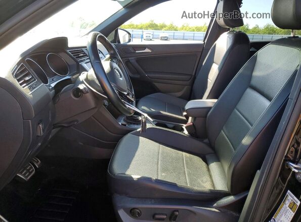 3VV2B7AX3LM160514 2020 VOLKSWAGEN TIGUAN Black Front interior view