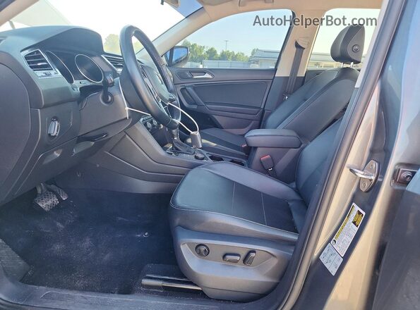 3VV2B7AX4KM098782 2019 VOLKSWAGEN TIGUAN Gray Front interior view