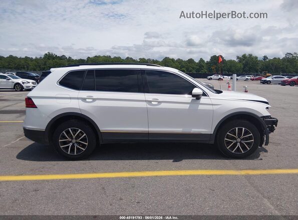 3VV2B7AX4LM064603 2020 VOLKSWAGEN TIGUAN Белый Вид задней части салона