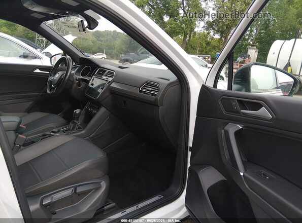 3VV2B7AX4LM166449 2020 VOLKSWAGEN TIGUAN White Widok wnętrza z przodu