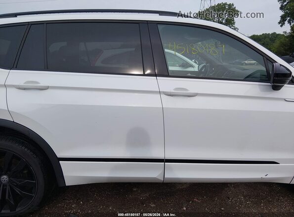 3VV2B7AX4LM166449 2020 VOLKSWAGEN TIGUAN White Widok wnętrza z tyłu