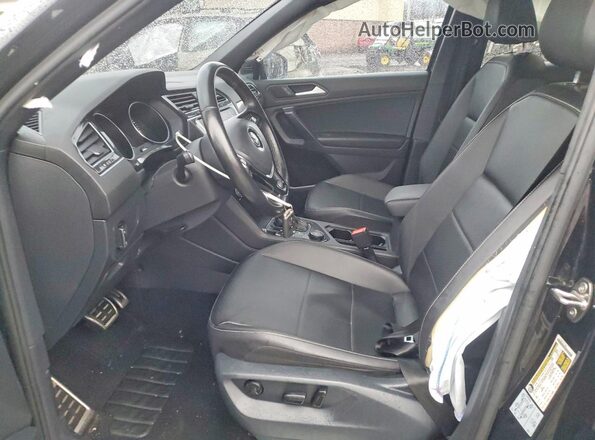 3VV2B7AX4MM057118 2021 VOLKSWAGEN TIGUAN Black Front interior view