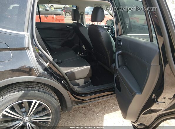 3VV2B7AX5JM037066 2018 VOLKSWAGEN TIGUAN Black 