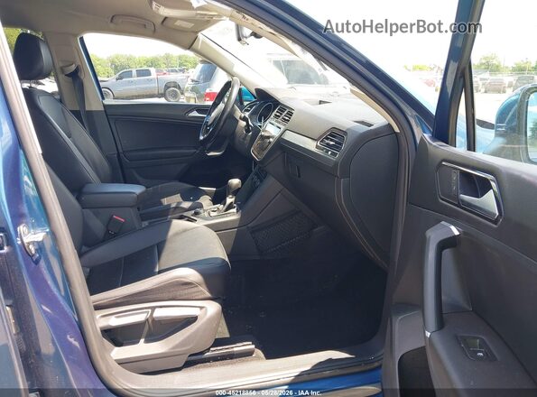3VV2B7AX5JM222282 2018 VOLKSWAGEN TIGUAN Blue Widok wnętrza z przodu