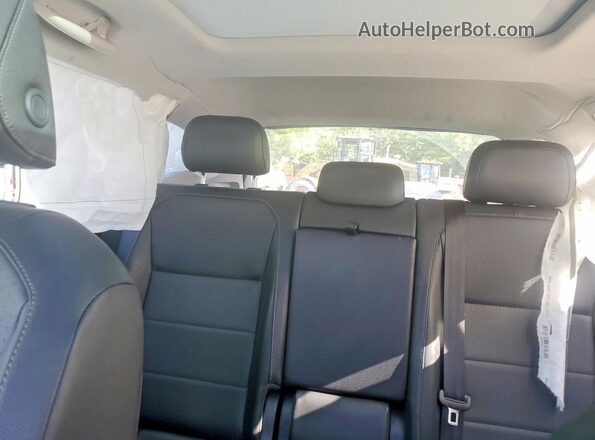 3VV2B7AX6JM011110 2018 VOLKSWAGEN TIGUAN Gray Հետևի նստատեղերի տեսք