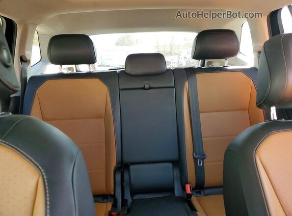 3VV2B7AX6JM150508 2018 VOLKSWAGEN TIGUAN Green უკანა სავარძლების ხედი
